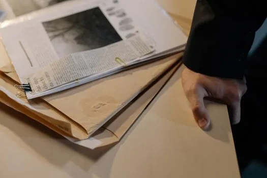 Korean Supreme Court style legal documents on a wooden desk, calendar marked August 2026, neutral editorial lighting, no readable case numbers