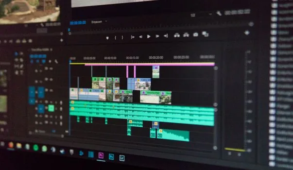 split editorial scene showing online comments and video timeline cards, Korean entertainment controversy explainer